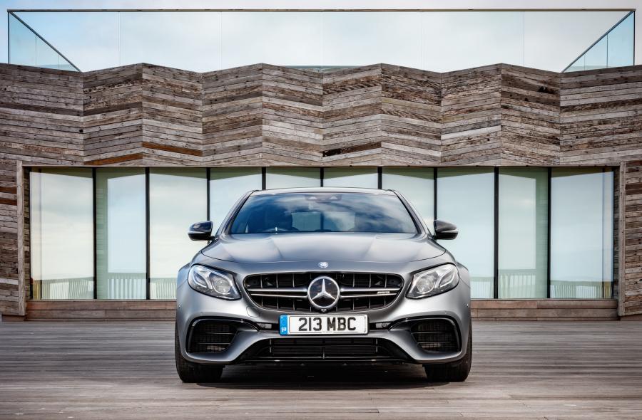  Mercedes-AMG E63 S 4Matic+ 2017 года  (UK) (фото 35 из 40)